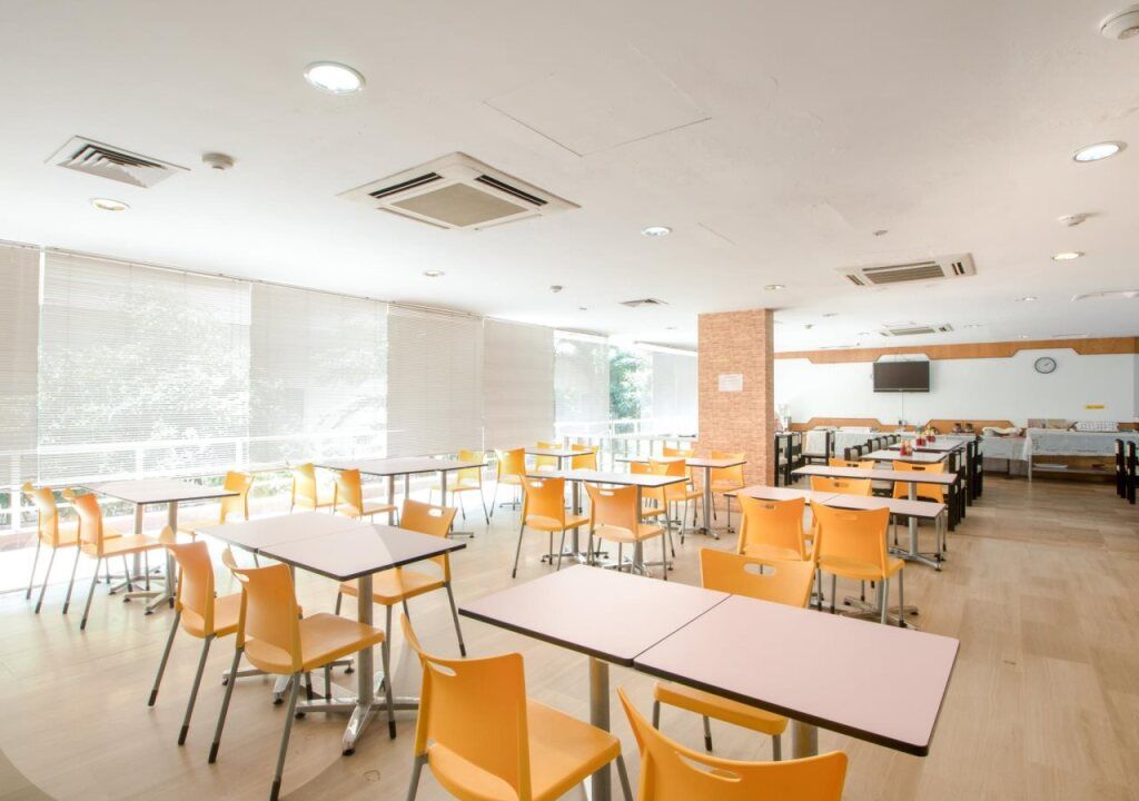 كوليوو هوتل باسير بانجانج - سنغافورة - مطعم