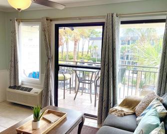 Life is Better Oceanside Retreat-Coligny-#233 - Hilton Head Island - Wohnzimmer