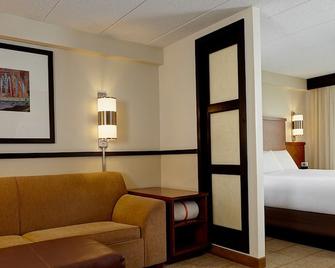 Comfort Suites Milwaukee - Milwaukee - Bedroom