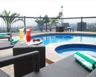Parque Espana Residence Hotel - Muntinlupa - Pool