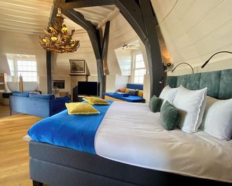Romantik Hotel Auberge de Campveerse Toren - Veere - Schlafzimmer