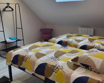 O Bel Haybois Dormant ' La Biche ' - Haybes - Schlafzimmer