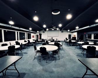 University Park Inn & Suites - Davis - Restaurante
