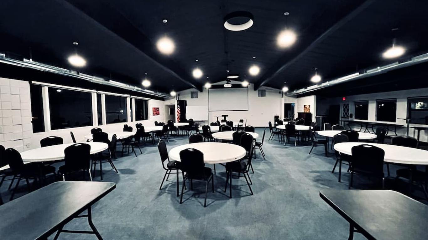 University Park Inn & Suites