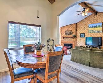 Cozy Pagosa Springs Townhome with Patio! - Pagosa Springs - Dining room