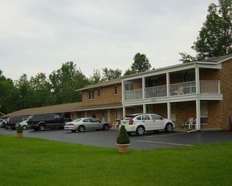 Chateau Motor Lodge - Grand Island - Building