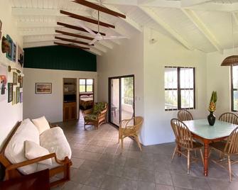Eco-Cottage 2-bed w/ stunning ocean view - Calibishie - Dining room