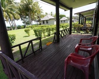 سيفي لاندينج إيكو لودج - ناكولا آيلاند - شرفة