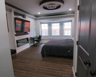 Lux Stay near Patterson Park, John Hopkins, & Stadiums! Family & Pet-Friendly. - 볼티모어 - 침실
