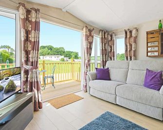 Meadow View Splash Retreat -No Commercial Sign written Vehicles,Fishing Nearby & Communal Swimming Pool ,Pool open April to September - Cheriton Bishop - Soggiorno