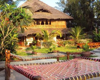 Welcome to Kobe House, cozy solutions in beachfront properties. - Jambiani - Innenhof