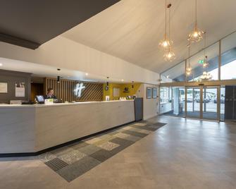 Holiday Inn Swindon By IHG - סווינדון - דלפק קבלה