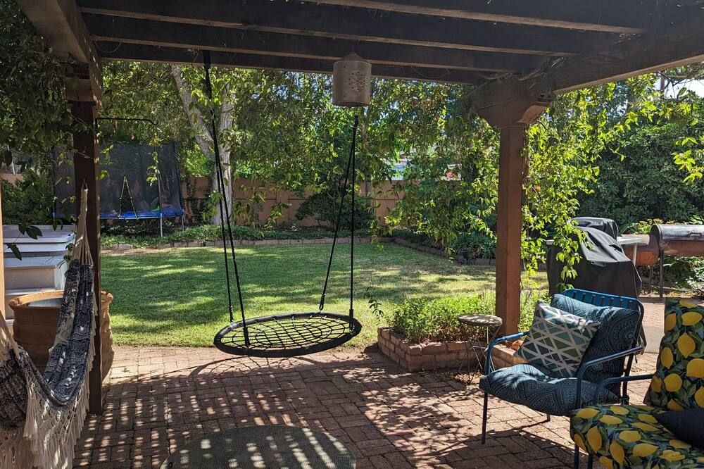 The Oasis: Guesthouse w/ Lush Shared Yard & Great Location! - Carlsbad - Patio