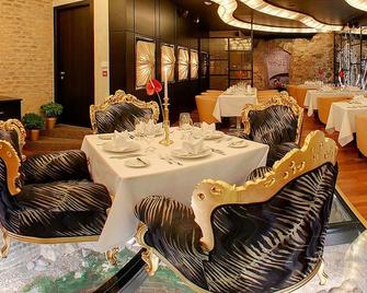 Royal Square Hotel & Suites - Riga - Restoran