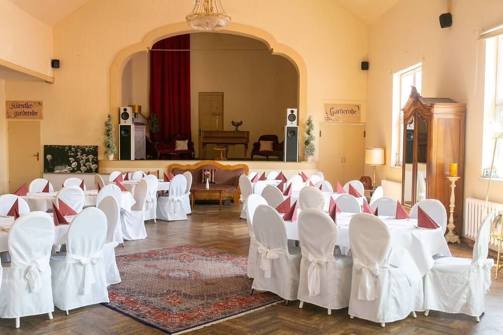 Bahnhofshotel Die Neue Bühne - Bad Saarow - Feestzaal