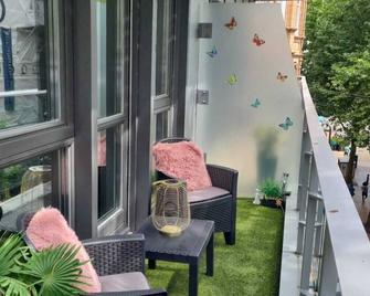 Luxury Apartment New Street Birmingham - Birmingham - Balcony