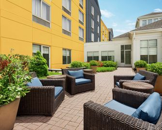 Hilton Garden Inn Allentown Bethlehem Airport - Allentown - Patio