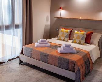 Agriturismo Corte Casa Erminia - Lazise - Schlafzimmer