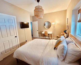 Beachfront 1BR Condo at Giants Ridge - Biwabik - Bedroom