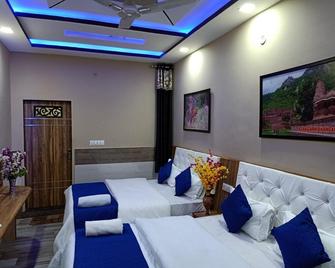 Maan Hotel And Restaurant - Alwar - Slaapkamer