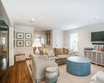 Beautiful 4br Home in University Park - Large Backyard! - Dallas - Sala de estar