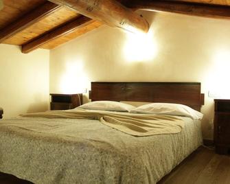 Agriturismo Villa Bissiniga - Salò - Bedroom