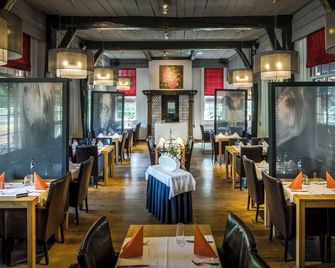 Easy-Access Home With Free Parking — With Easy Access To Walking Trails - Enschede - Restaurace