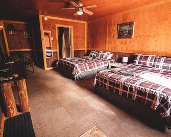 Mountain View Cabins - Golden - Bedroom