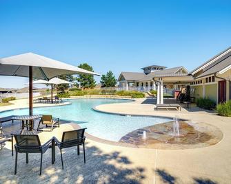 1 Mi To Lake Conroe: Home W/ Furnished Patio! - Willis - Piscina