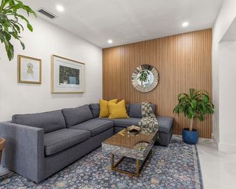 Charming Home Close To Beaches & Downtown - Miami - Sala de estar