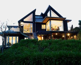Acacia Cliffs Lodge - Taupo - Building