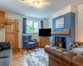 Blue Moon Cottage - Wangford - Living room