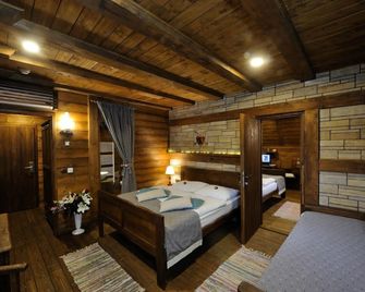 Ethno Houses Plitvica Selo - פליטביצ'קה יזרה - חדר שינה