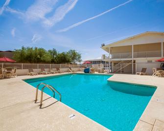Motel 6 Phoenix Sun City Youngtown - Youngtown - Pool