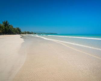 Chumphon Cabana Resort - Chumphon - Beach
