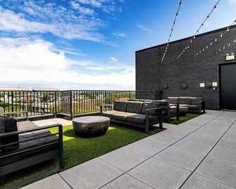 Lindsley by Avantstay Balcony + Modern Design A+ Downtown Location - Nashville - Parveke