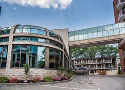 Quality Hotel Fallsview Cascade - Niagara Falls - Κτίριο
