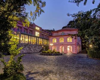 Quinta Jardim da Serra - Câmara de Lobos - Edifício