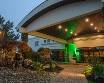 Holiday Inn Plainview-Long Island - Plainview - Building