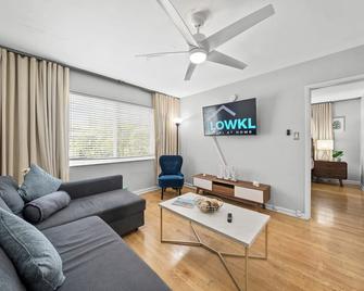 Galleria Apartments By Lowkl - Fort Lauderdale - Living room