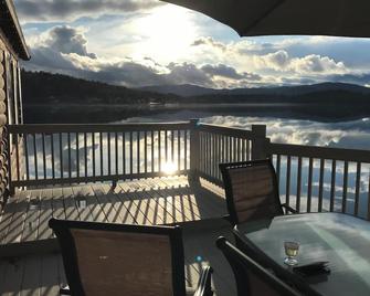 Rare NH Family Reunion Lakefront Cottages - Sleeps up to 52! - Bristol - Balcony