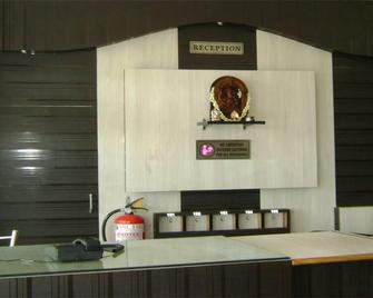 Hotel Selva Ganapathys Nest - Kotagiri - Front desk