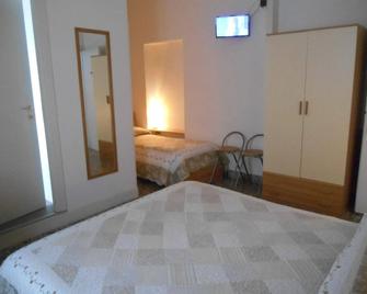 Le Rose Malpensa - Busto Arsizio - Camera da letto