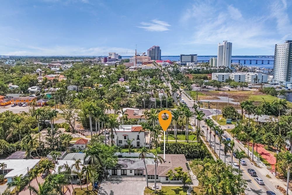 Outdoors view view of Downtown Retreat