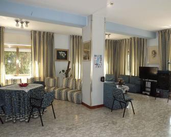 King Hotel - Fiuggi - Living room