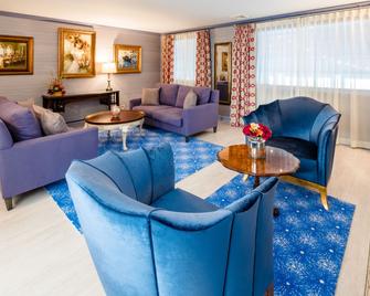 Red Coach Inn - Niagara Falls - Sala