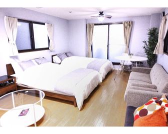 Central Field - Tokio - Habitación