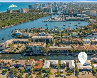 One-Bedroom Suite Heated Pool Dock Access Quiet Neighborhood Saltaire Two Resldences - Fort Lauderdale - Vista del exterior