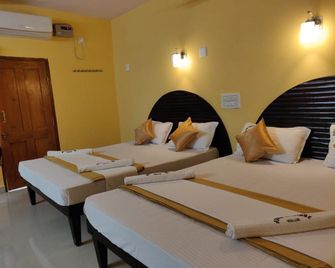 Adiga Heritage Boarding and Lodging - Kollur