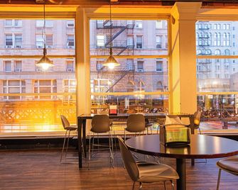 HI Chicago Hostel - שיקאגו - מסעדה